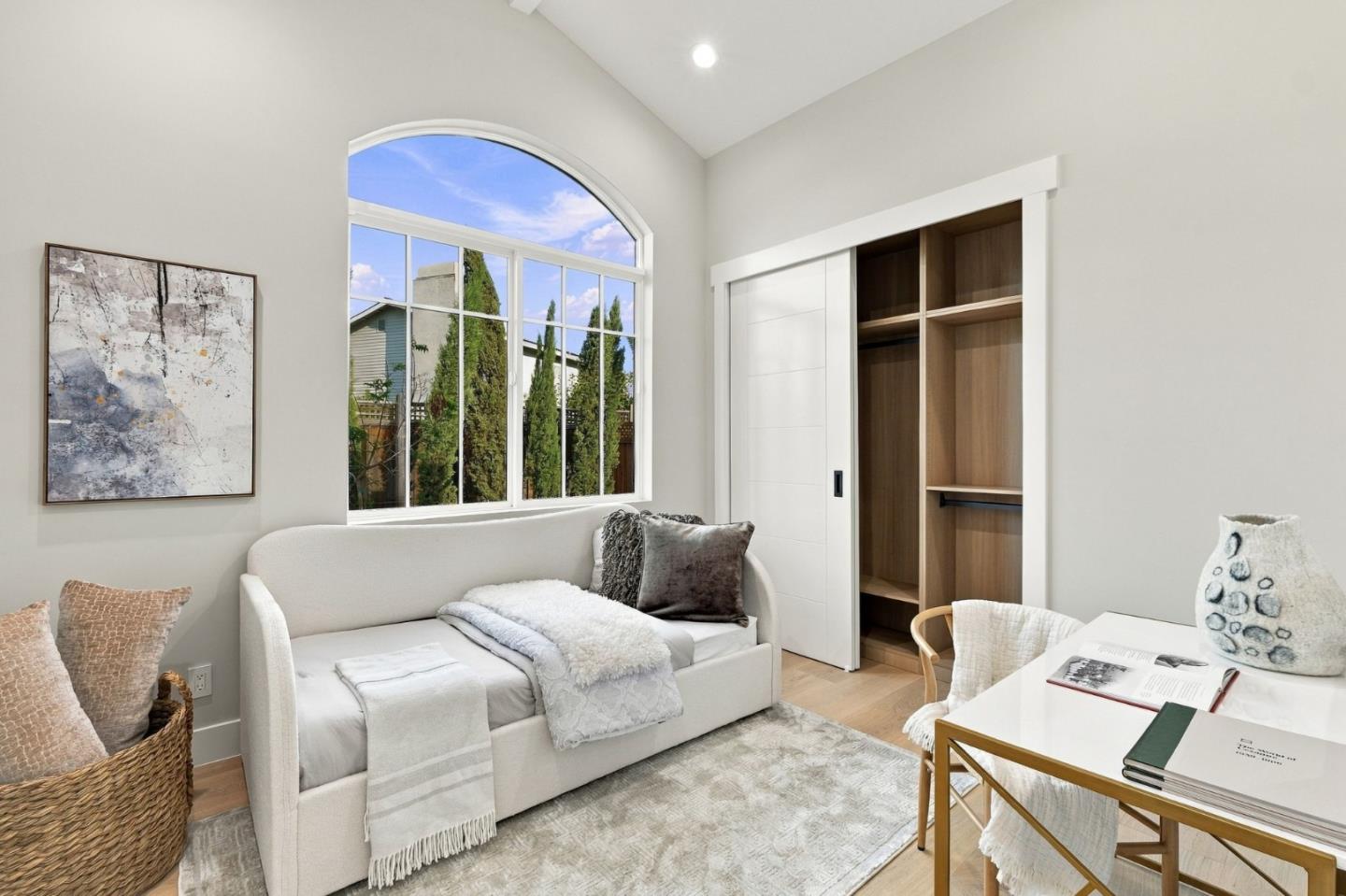 3373 Beaumont SQ