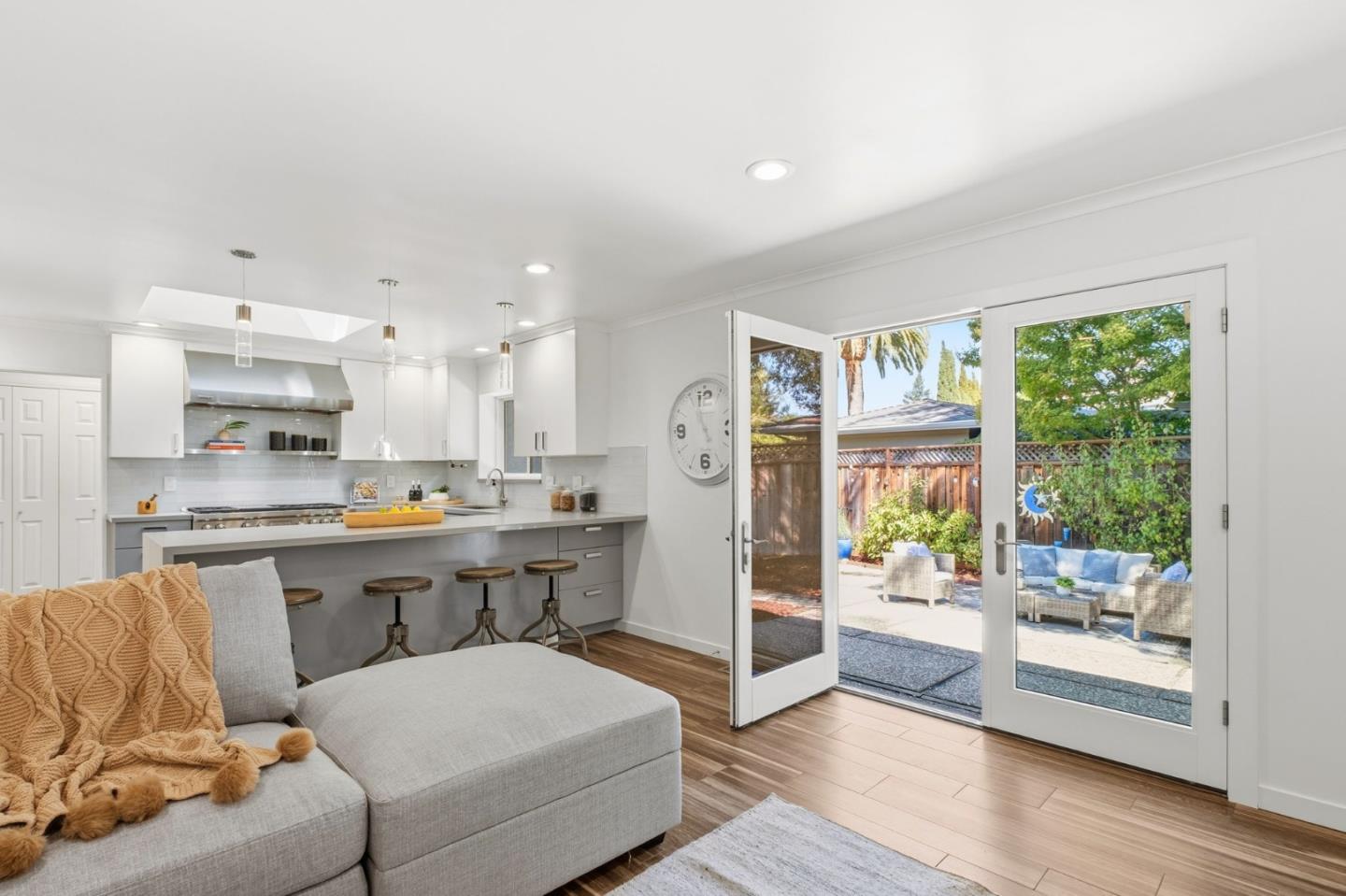 271 Santa Clara AVE