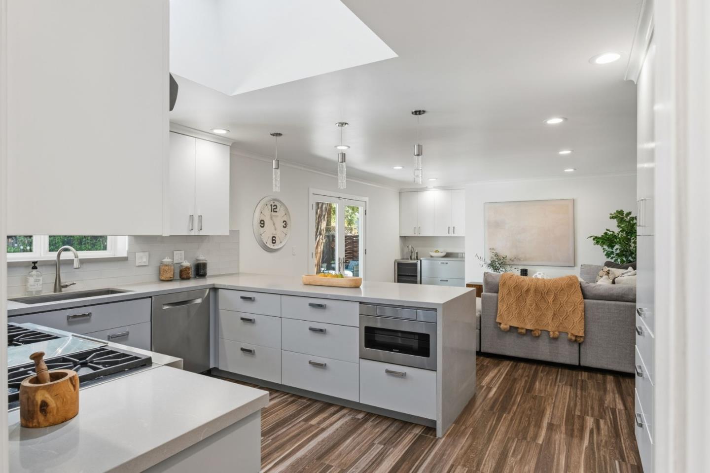 271 Santa Clara AVE