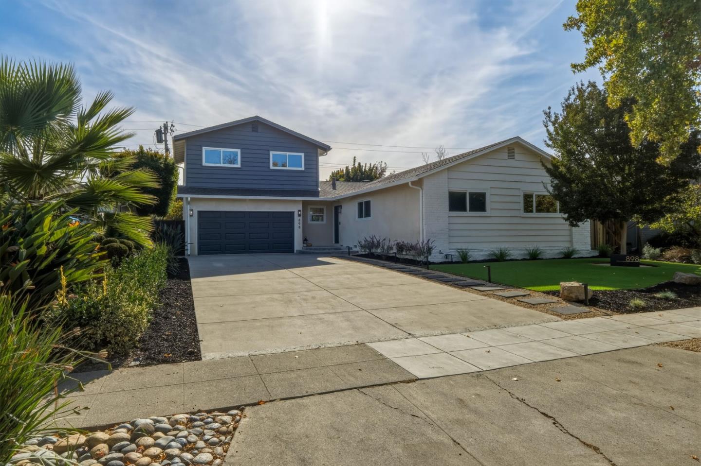 898 Hummingbird DR