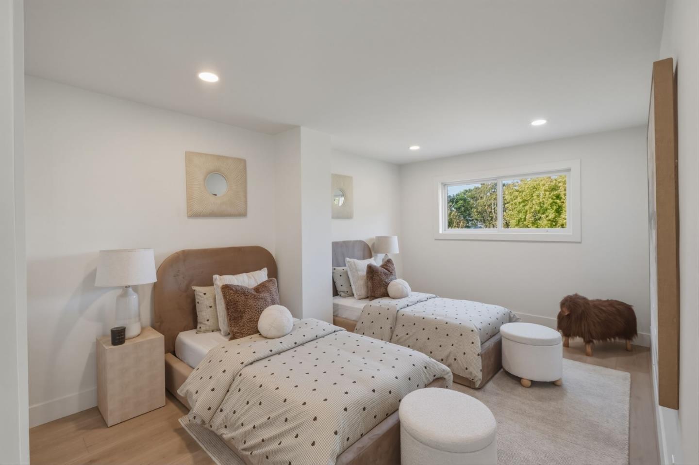 898 Hummingbird DR