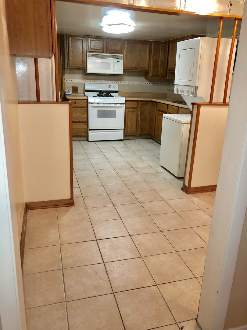 1312 W 109TH Place
