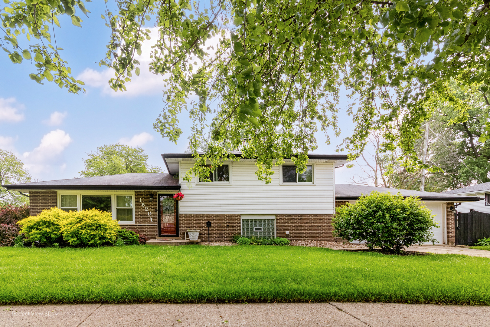 15201 University Avenue