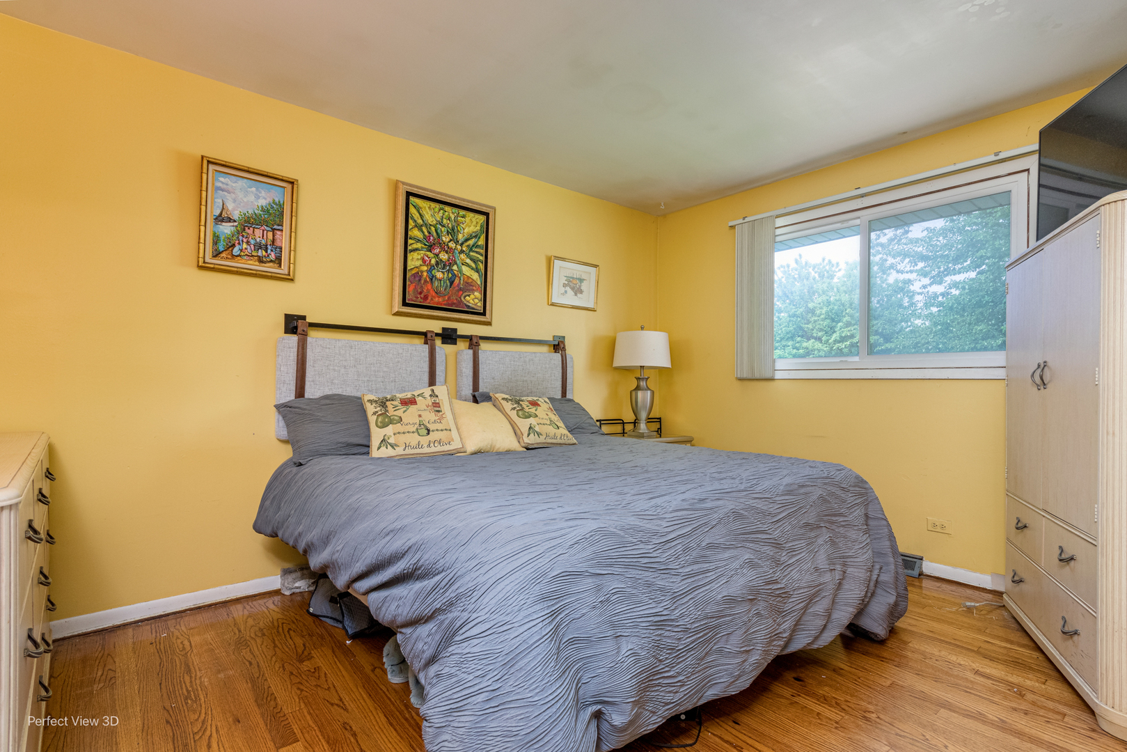 15201 University Avenue