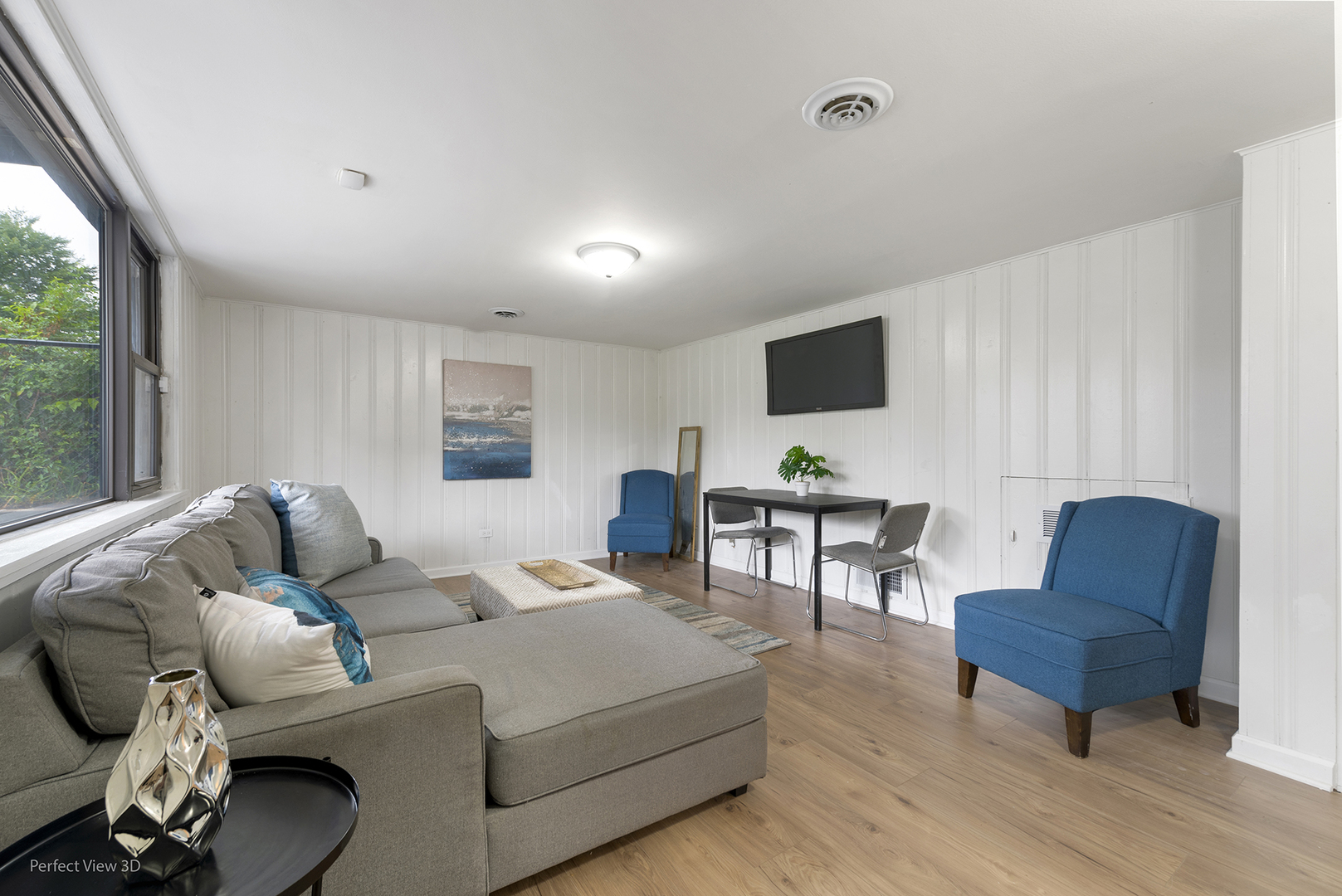 8313 S Kenwood Avenue