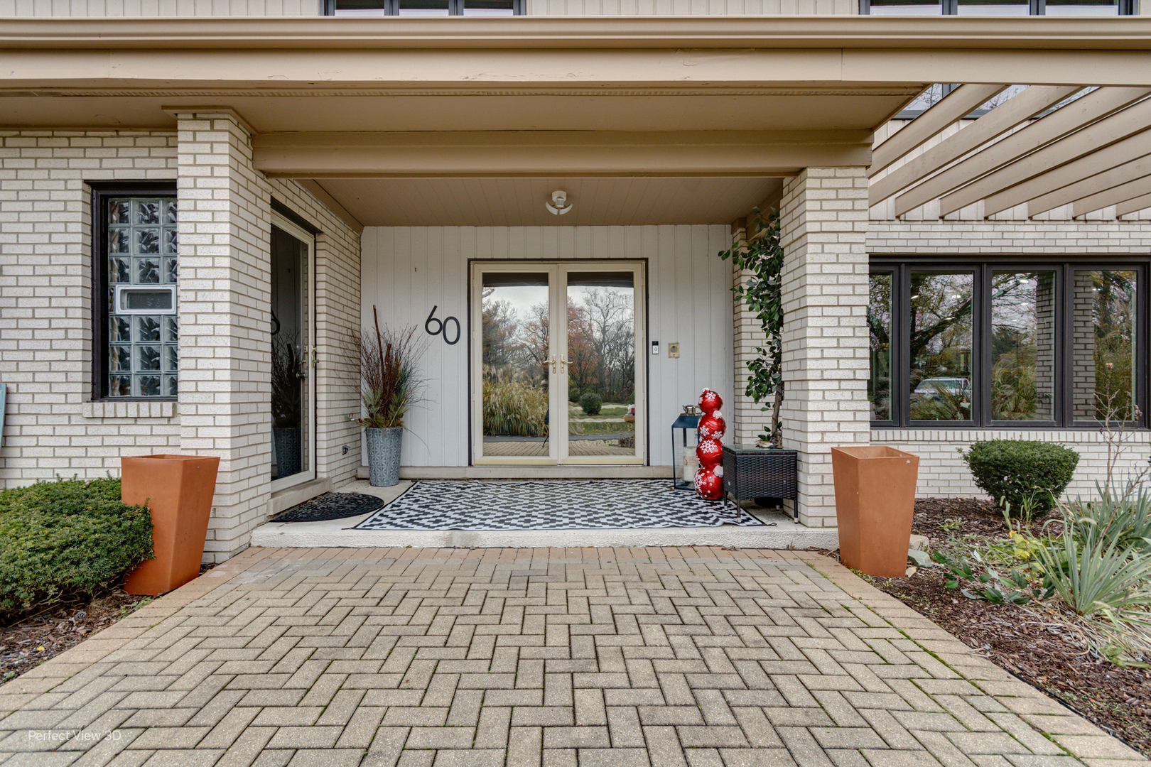 60 GRAYMOOR Lane