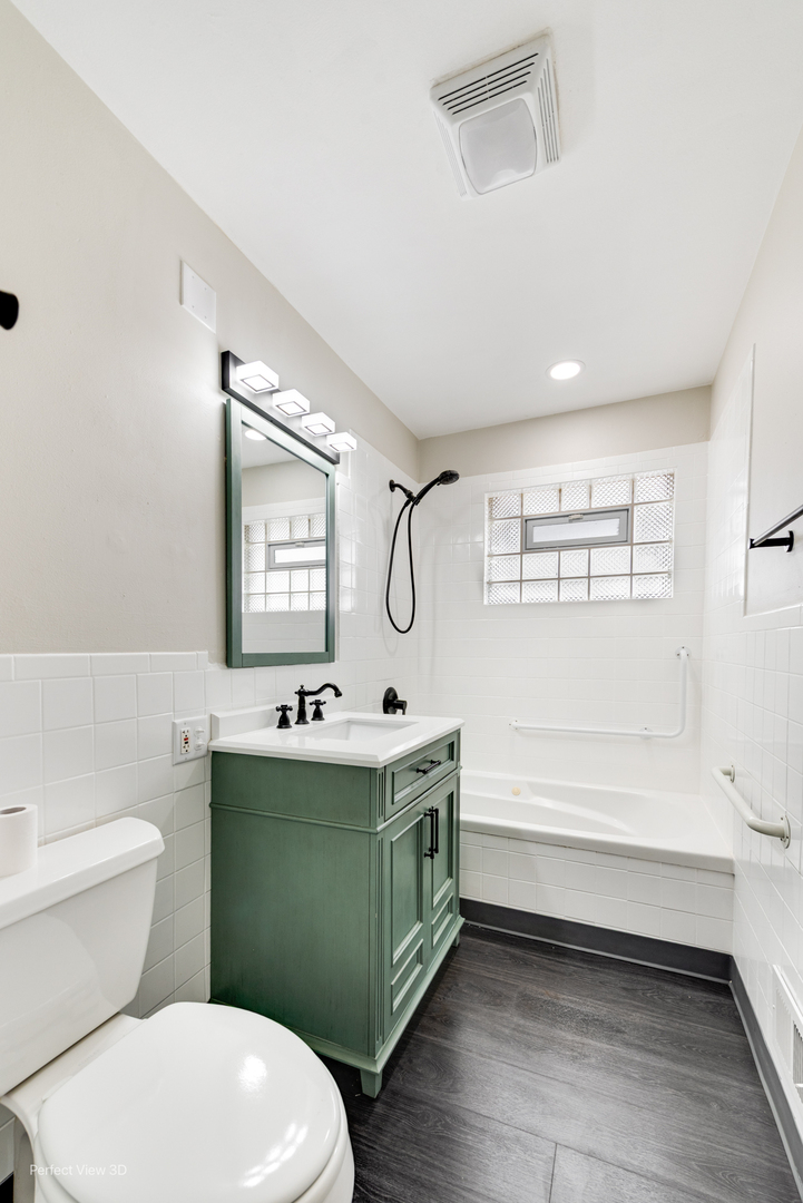 8634 S Dorchester Avenue