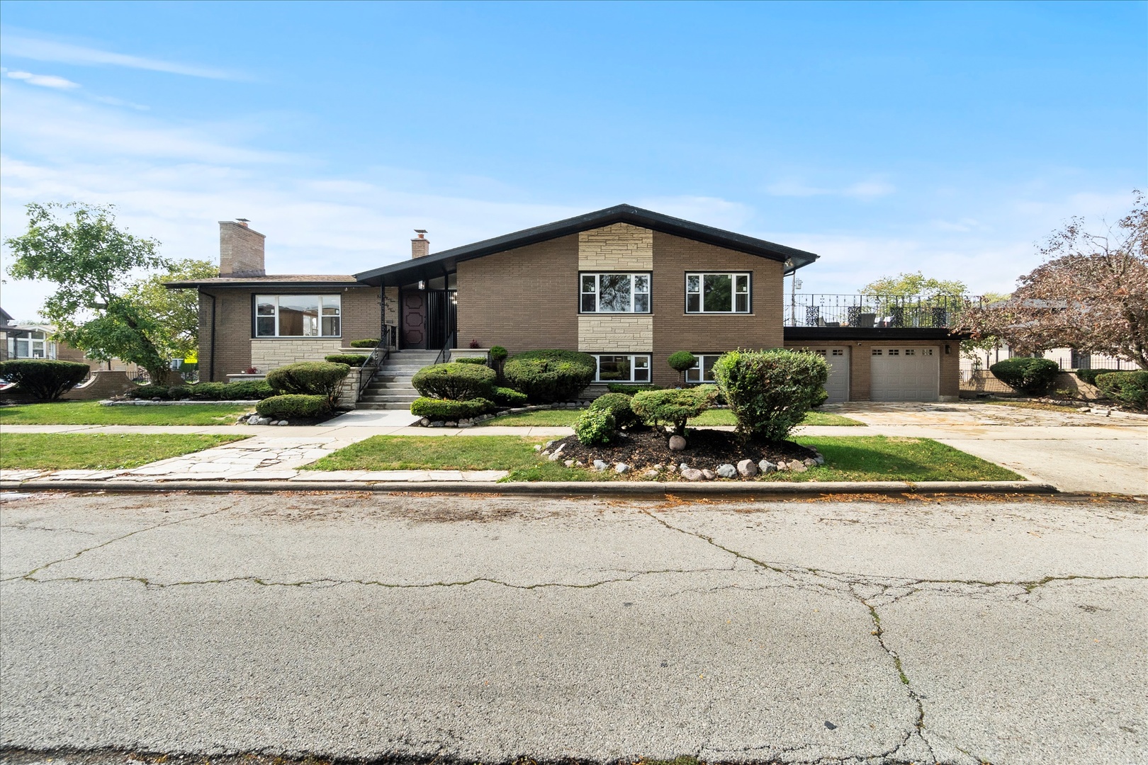 9222 S Cregier Avenue