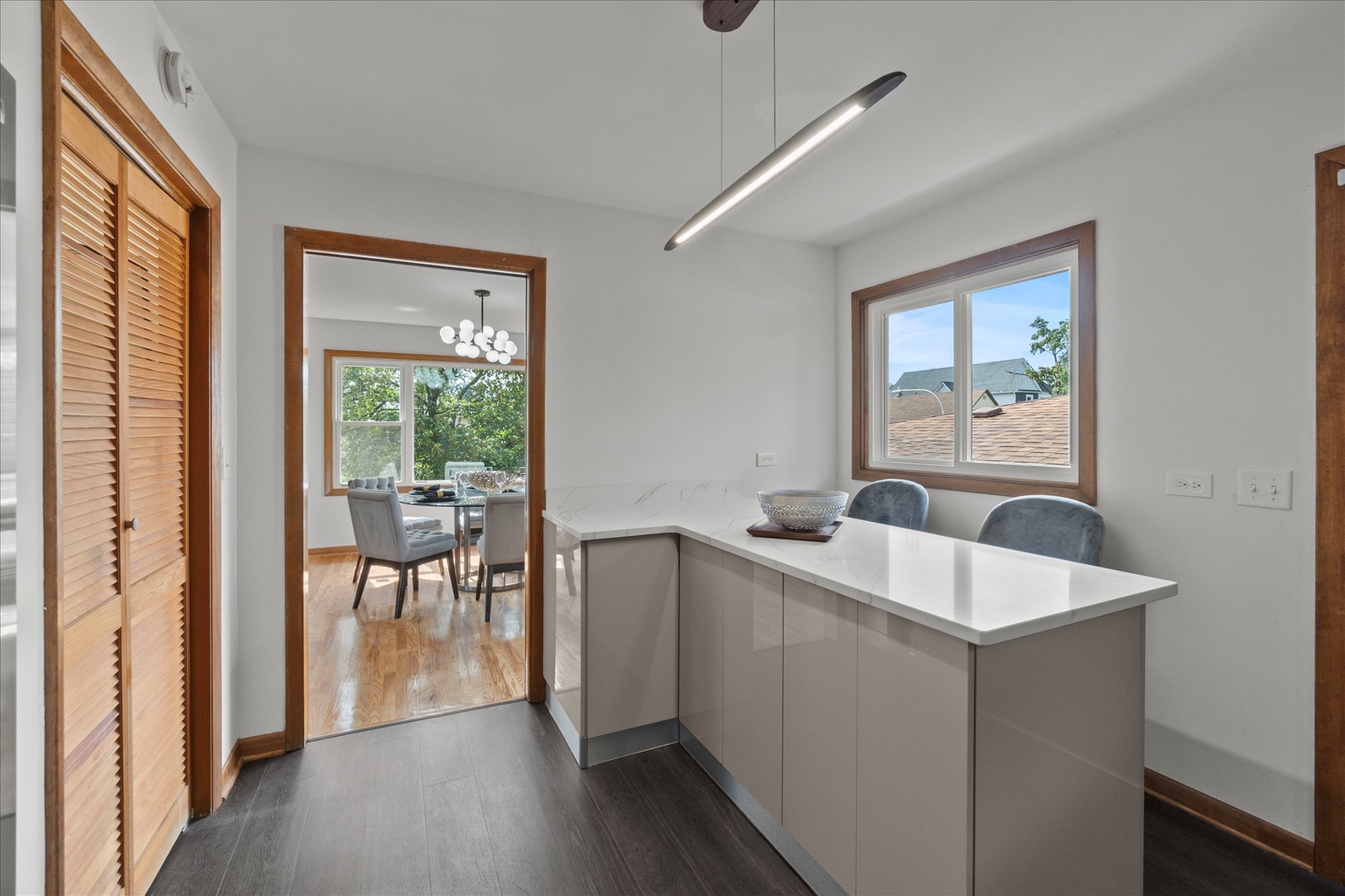 9222 S Cregier Avenue