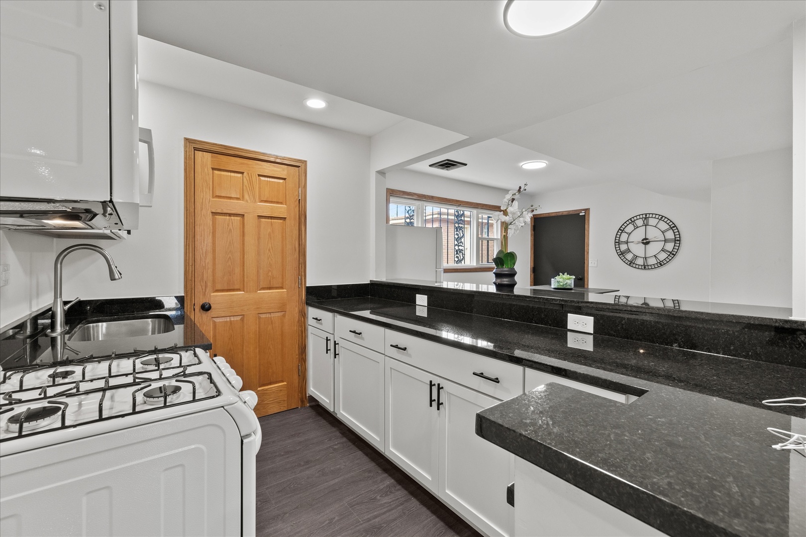 9222 S Cregier Avenue