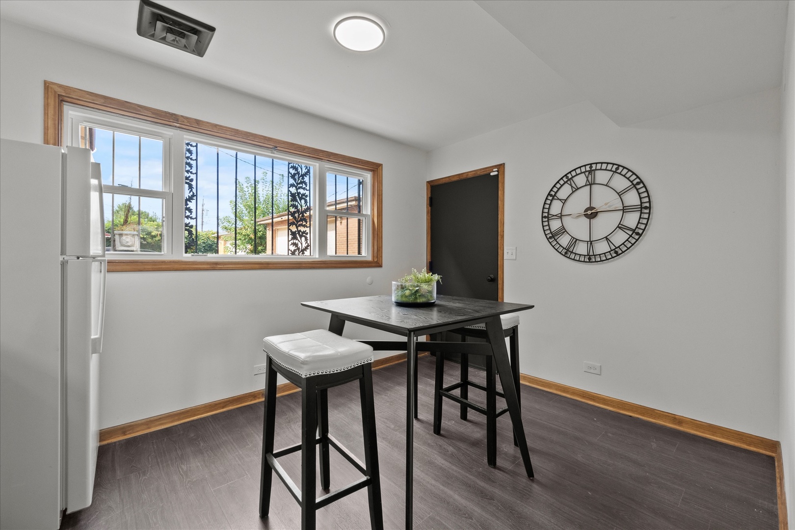 9222 S Cregier Avenue