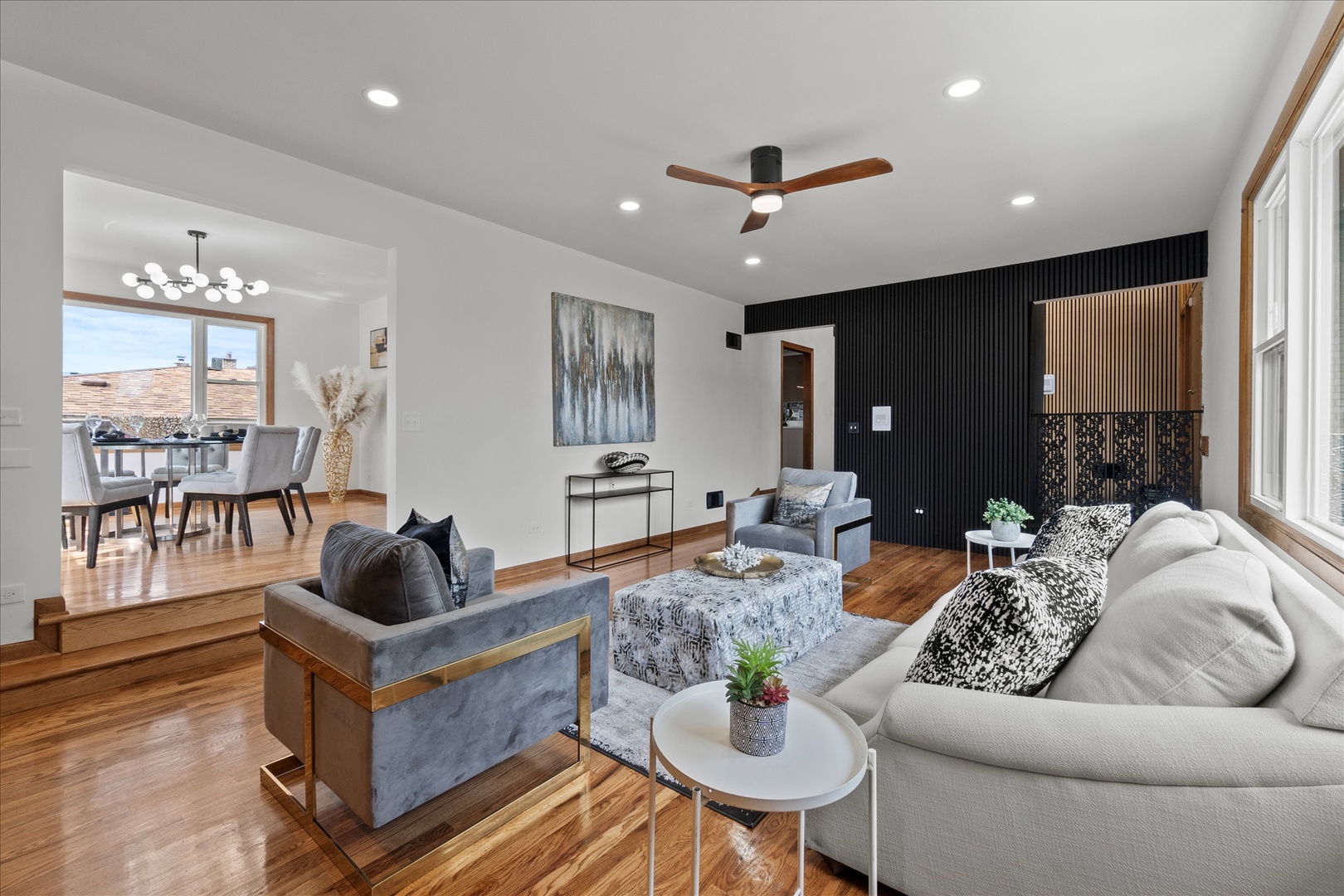 9222 S Cregier Avenue