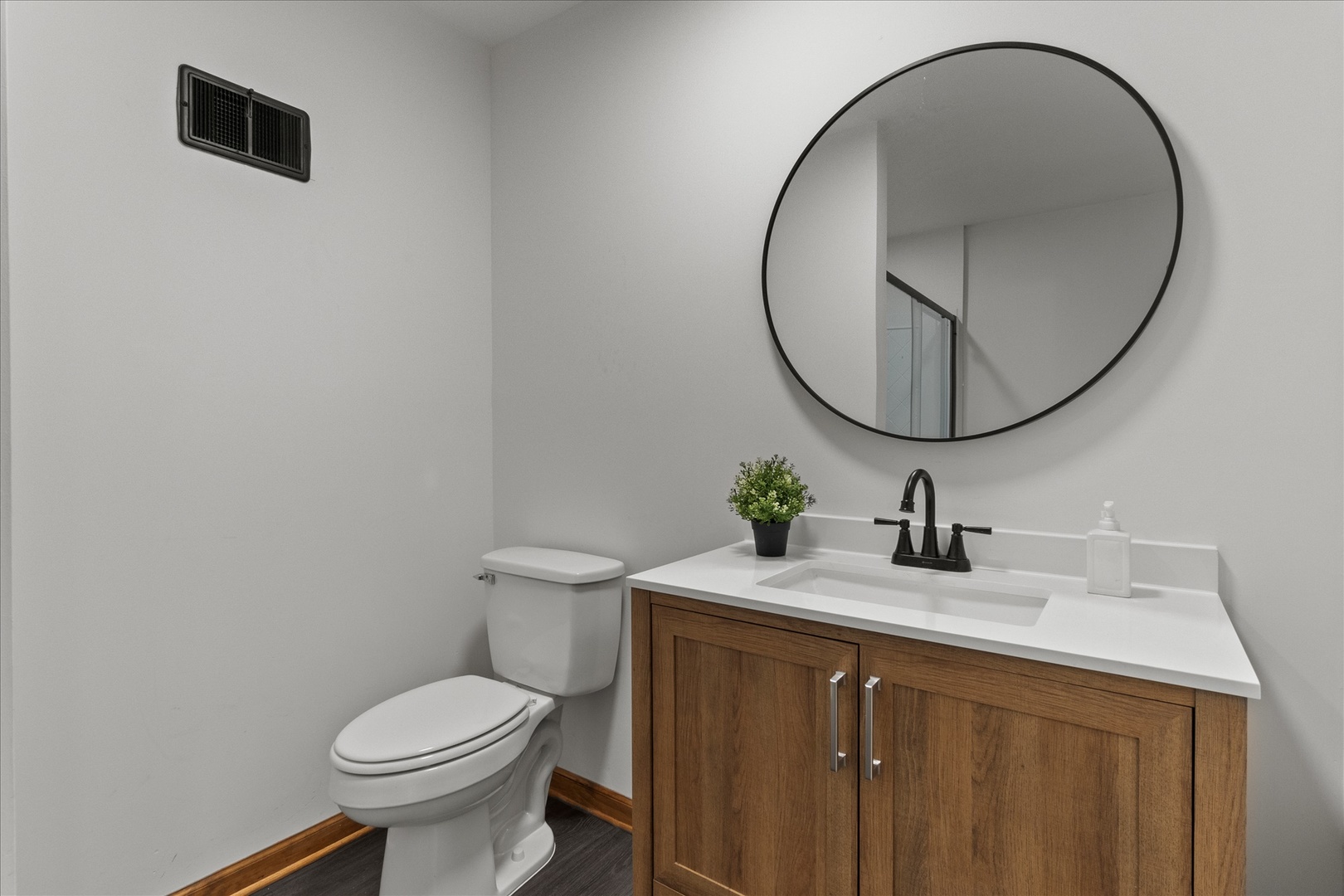 9222 S Cregier Avenue