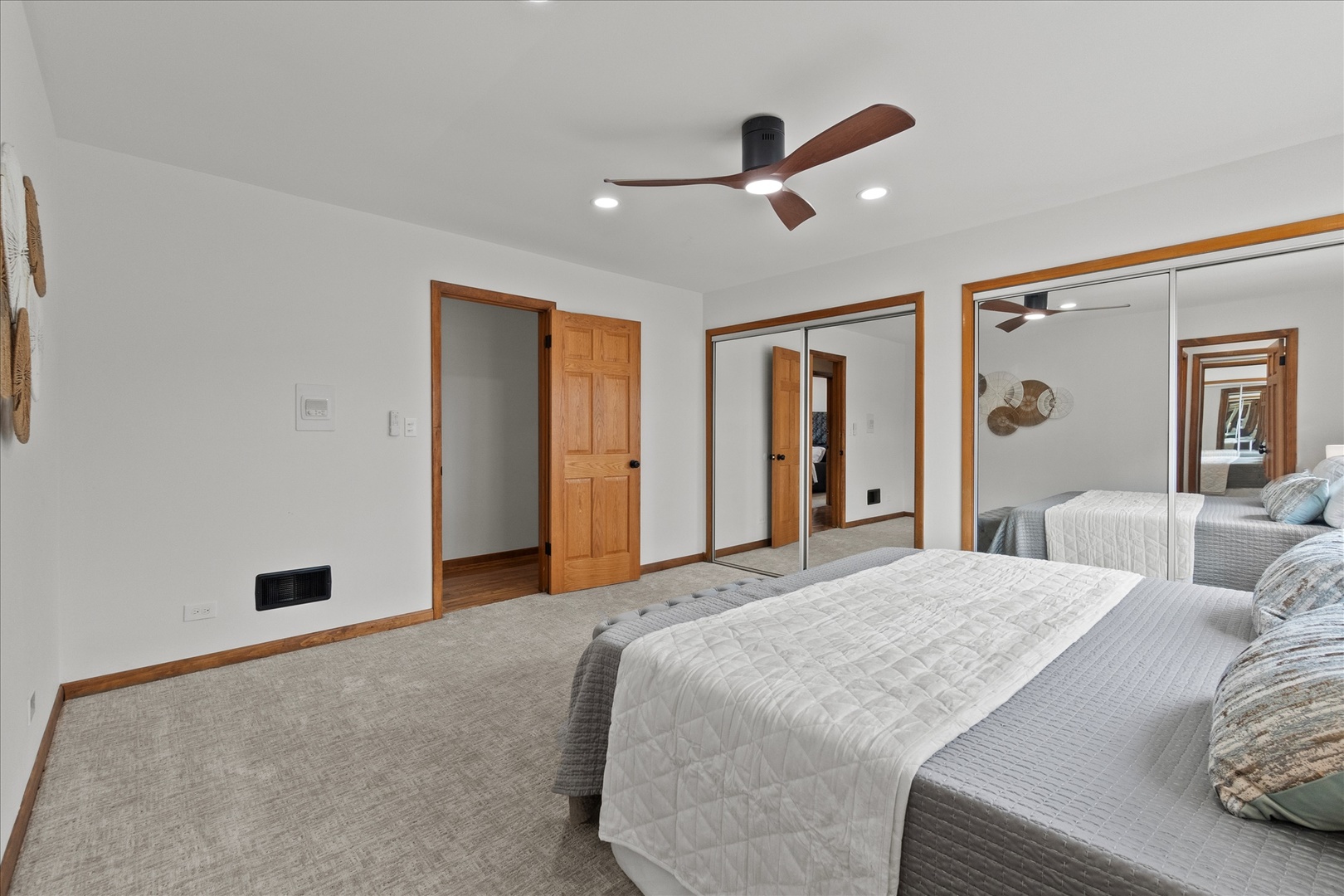 9222 S Cregier Avenue