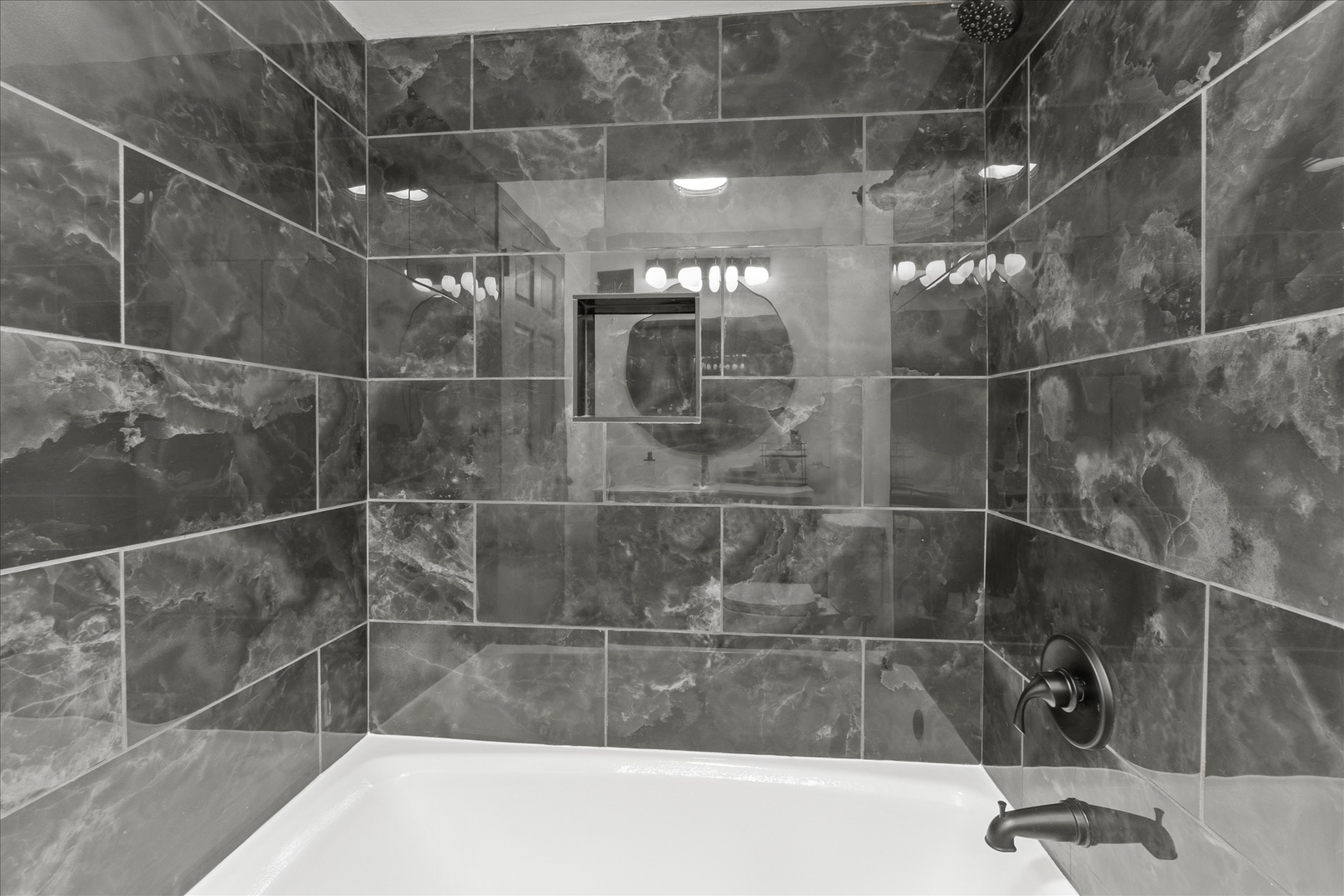 9222 S Cregier Avenue