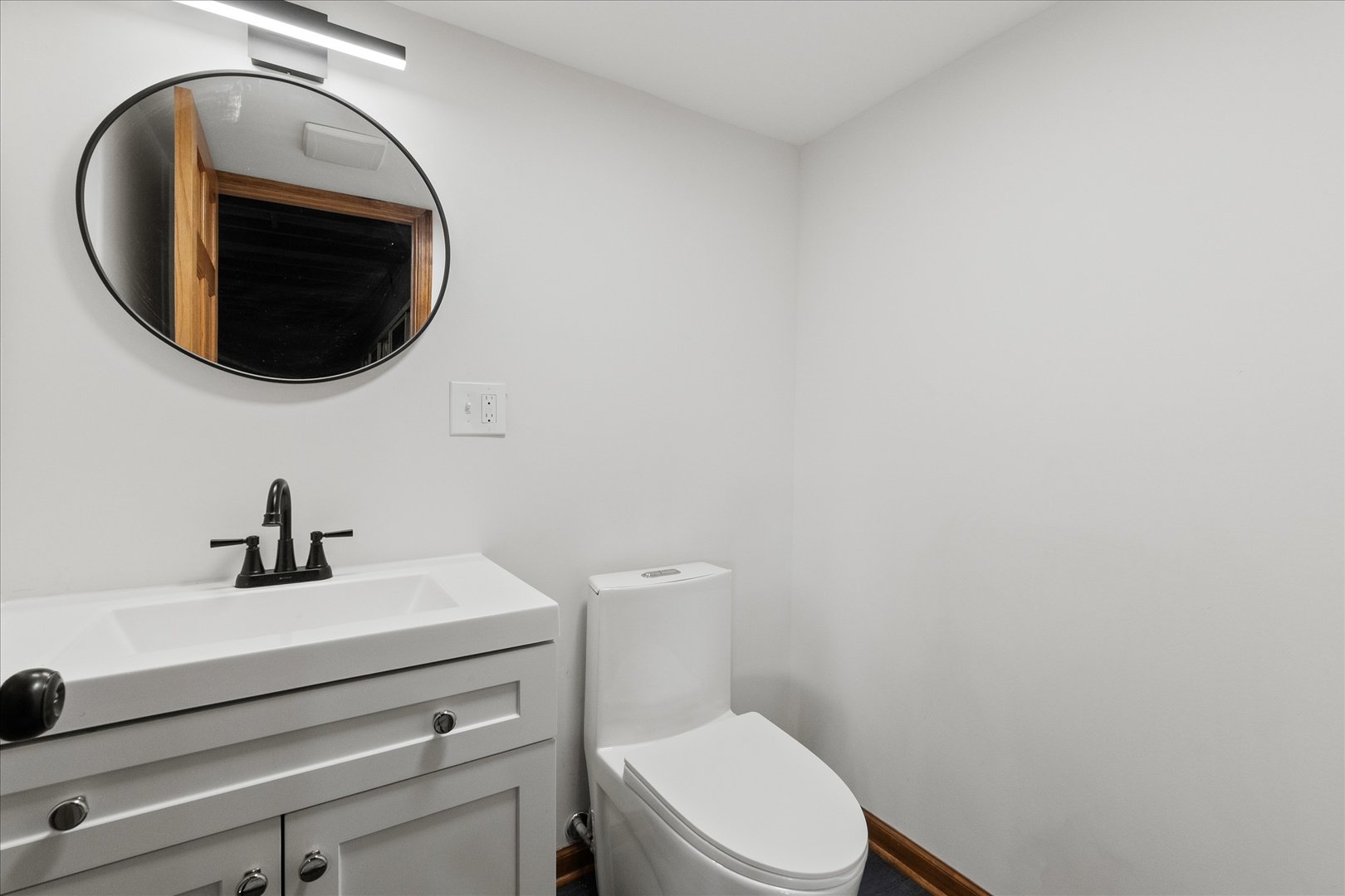 9222 S Cregier Avenue