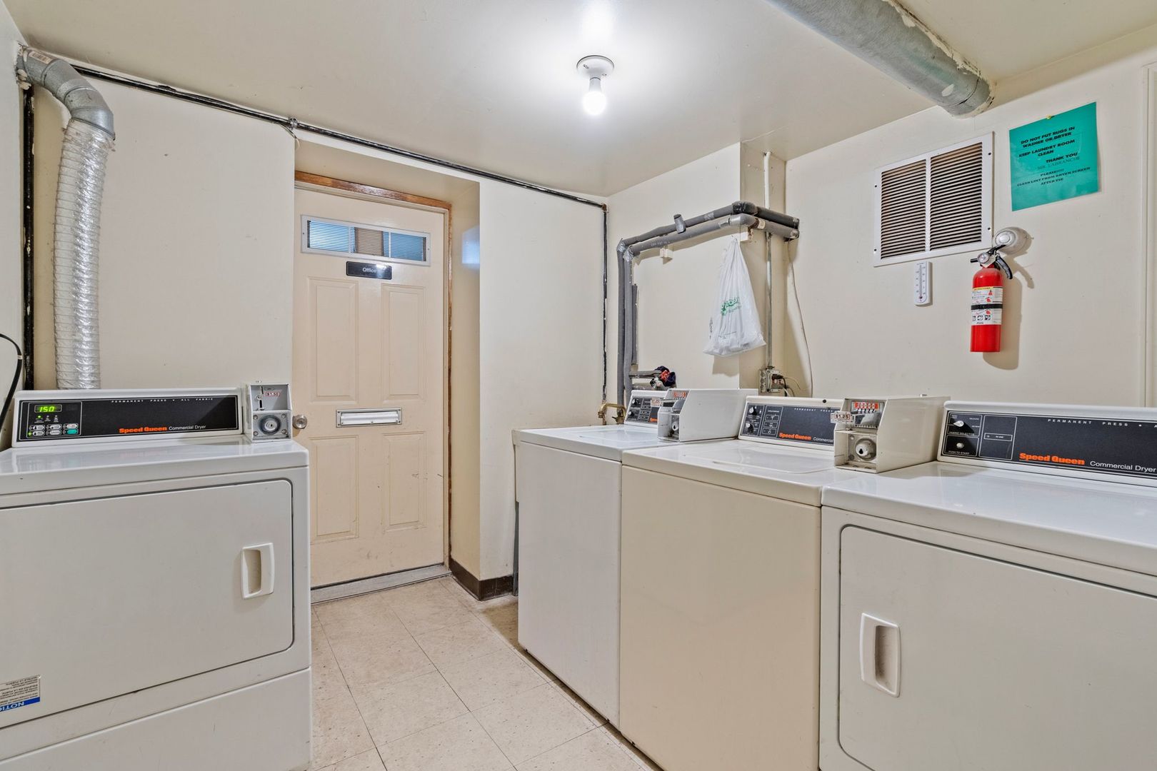 6037 S Champlain Avenue