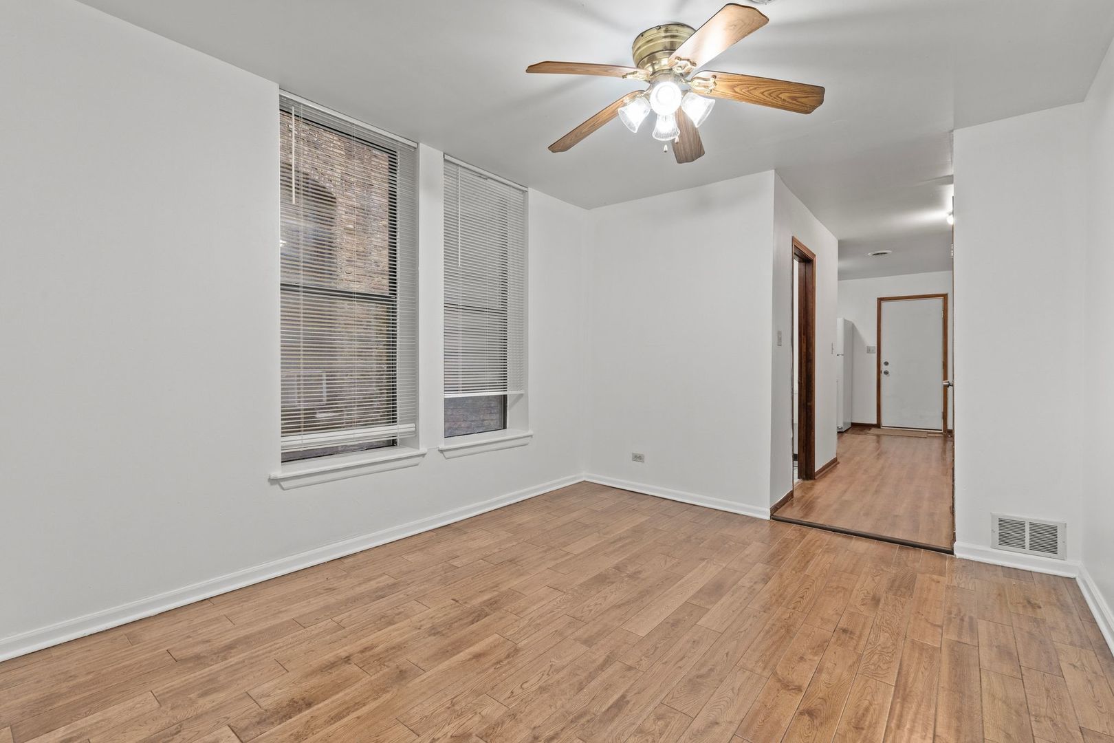 6037 S Champlain Avenue