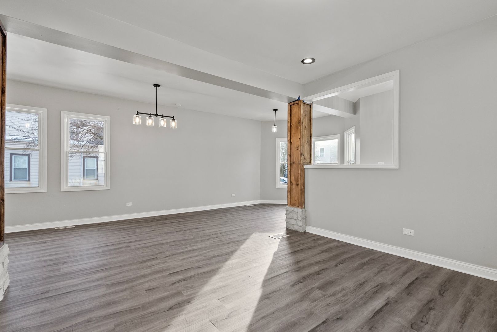 6807 S Marshfield Avenue