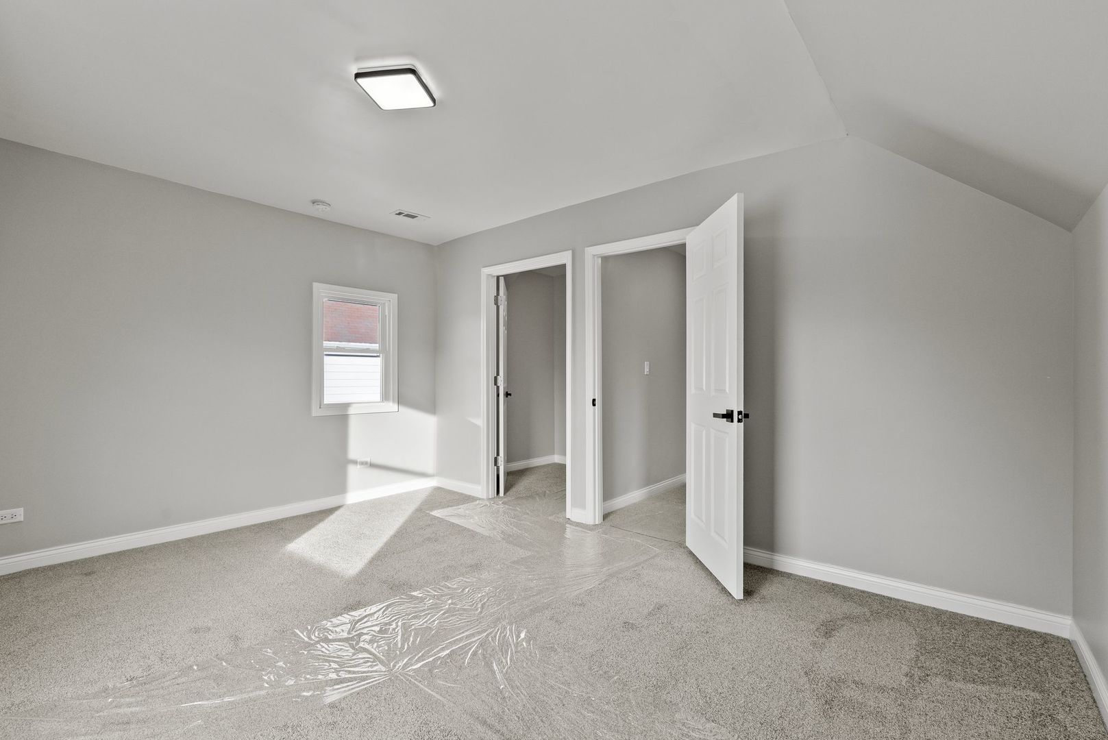 6807 S Marshfield Avenue