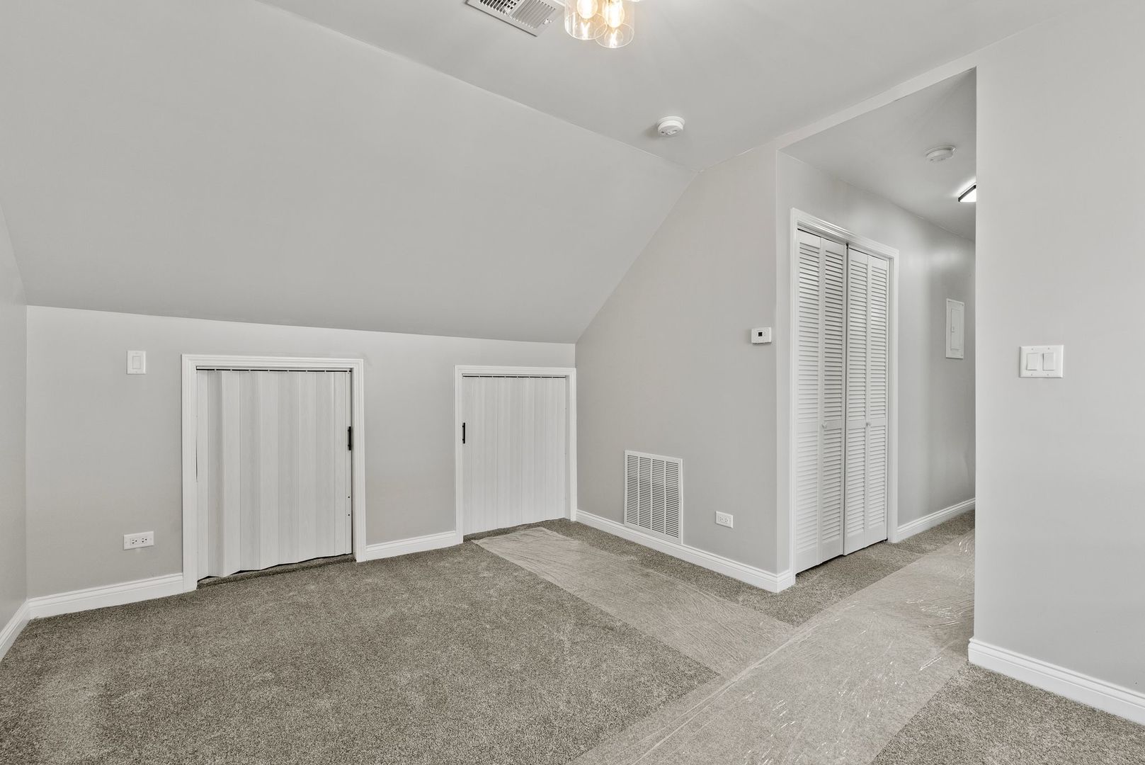 6807 S Marshfield Avenue