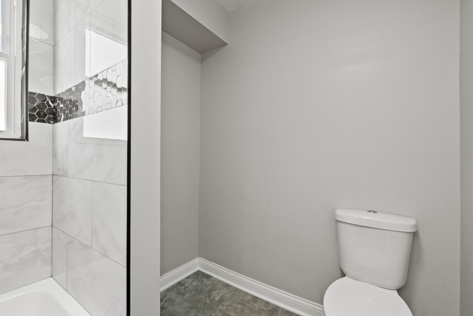 6807 S Marshfield Avenue