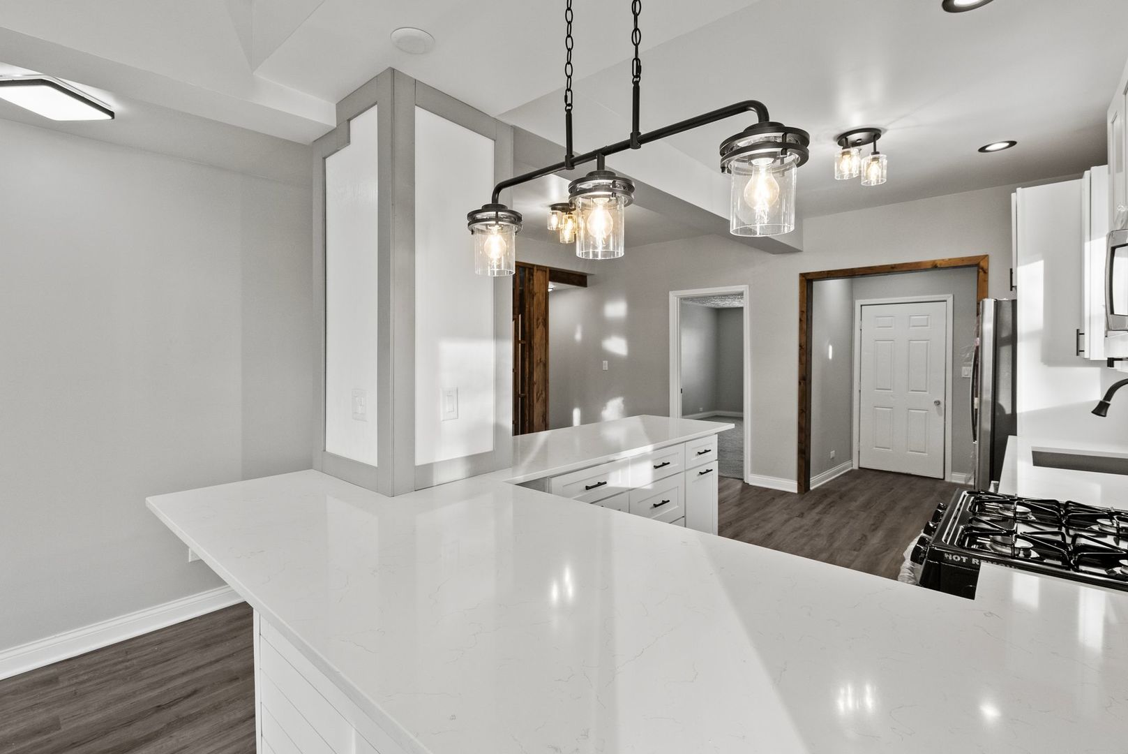 6807 S Marshfield Avenue