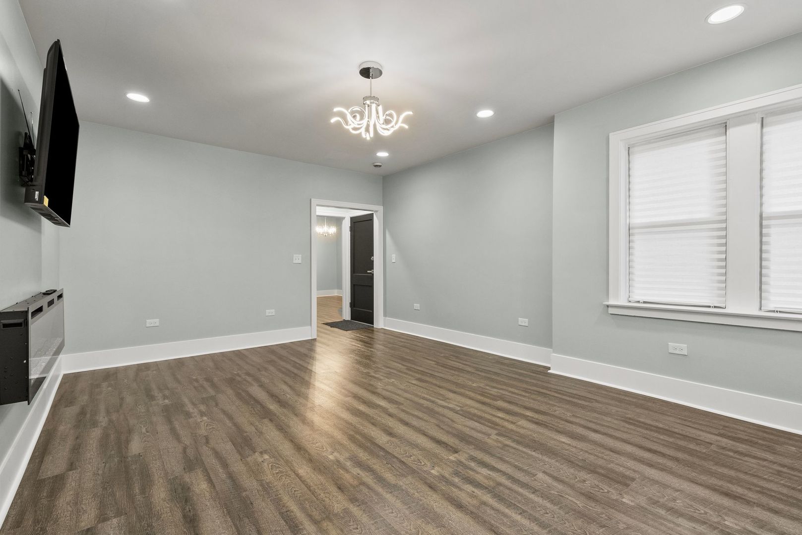 7927 S Vernon Avenue