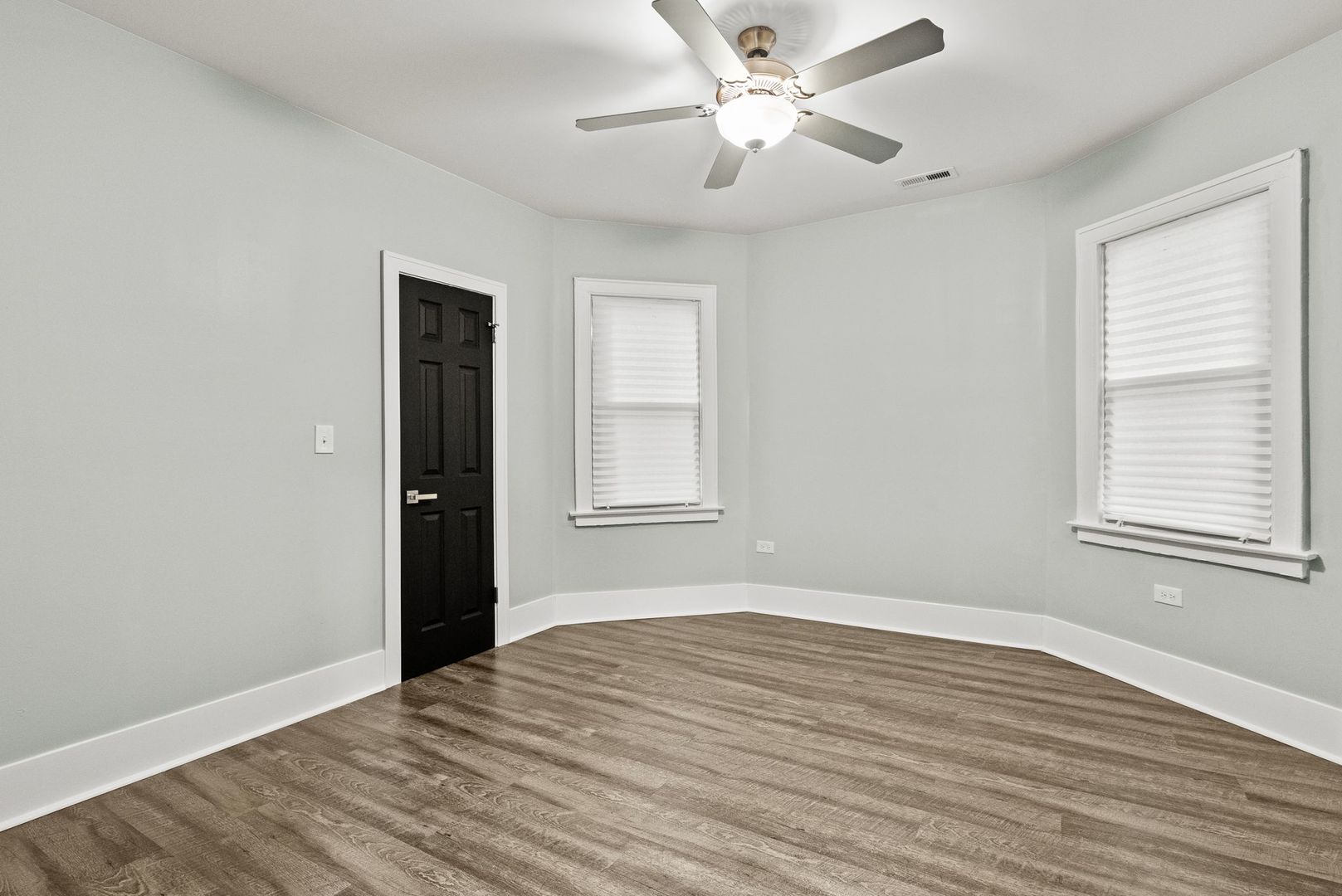 7927 S Vernon Avenue