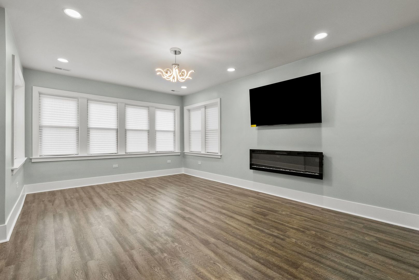 7927 S Vernon Avenue