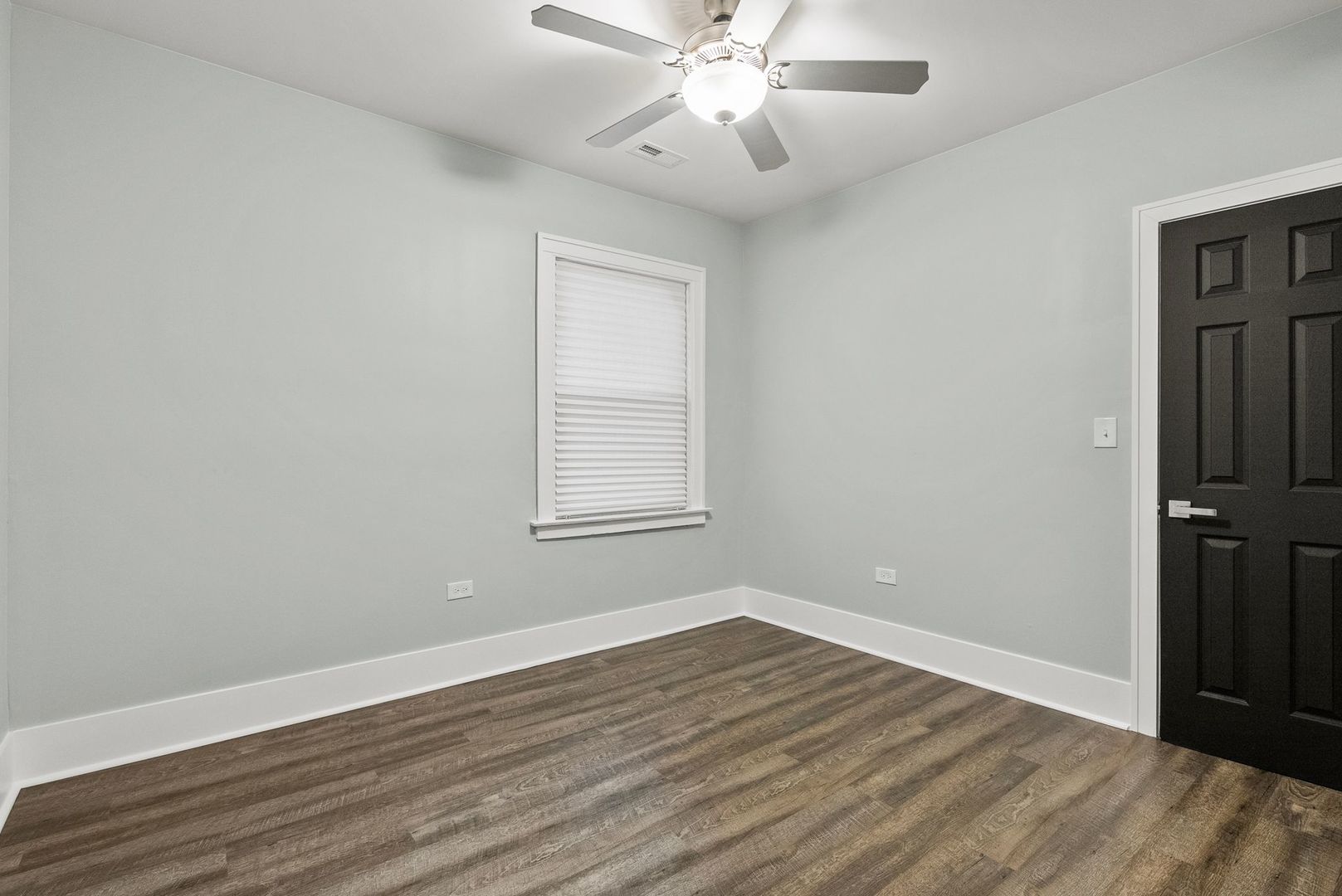 7927 S Vernon Avenue