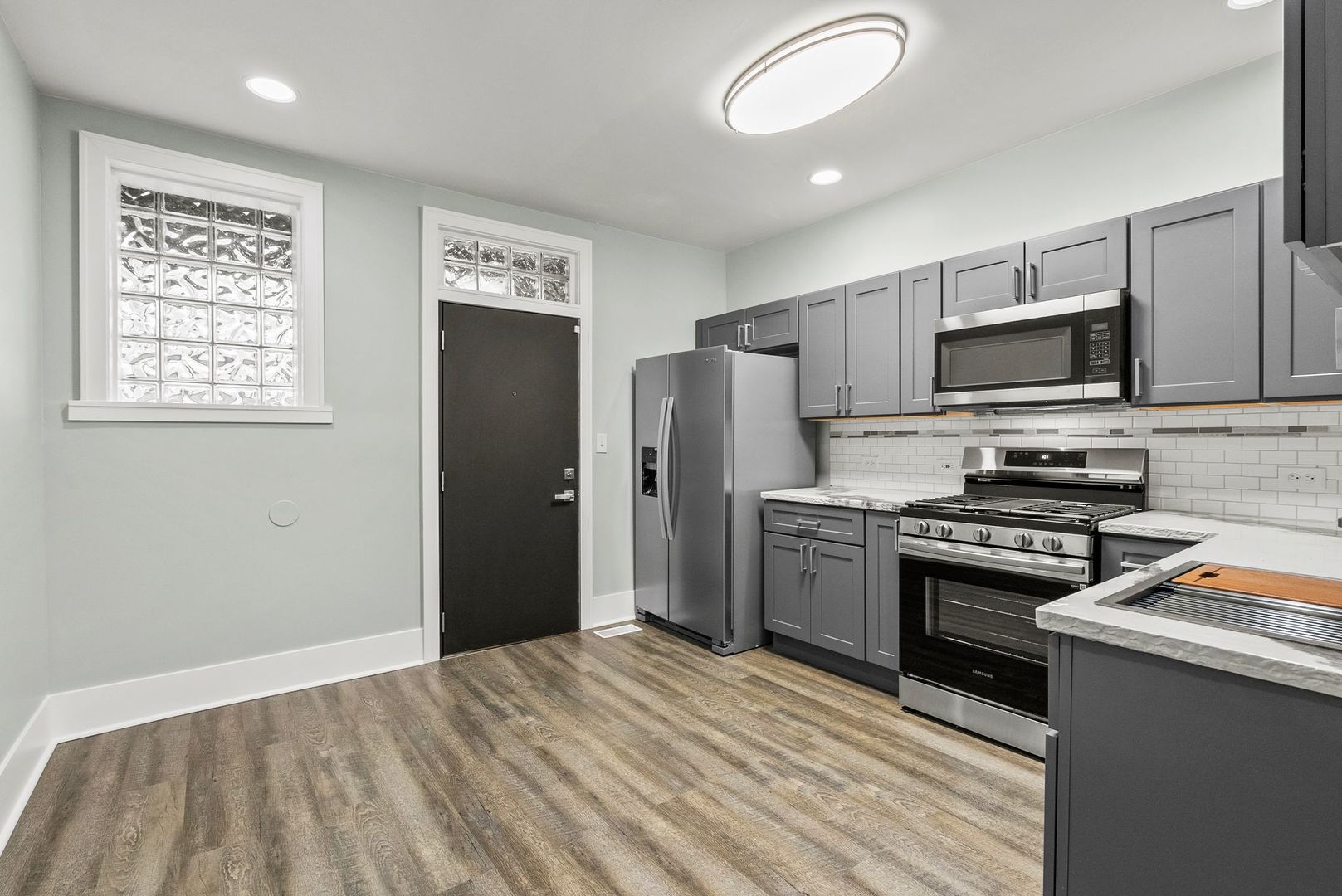 7927 S Vernon Avenue