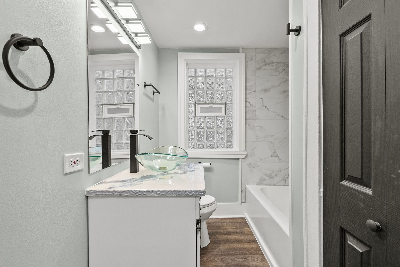 7927 S Vernon Avenue