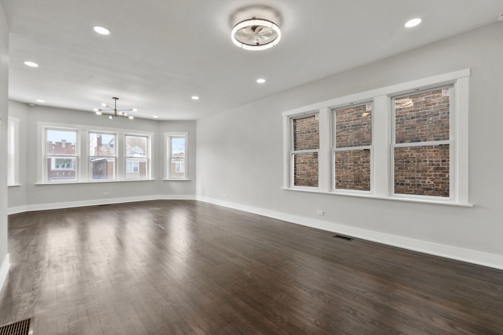 7811 S Honore Street