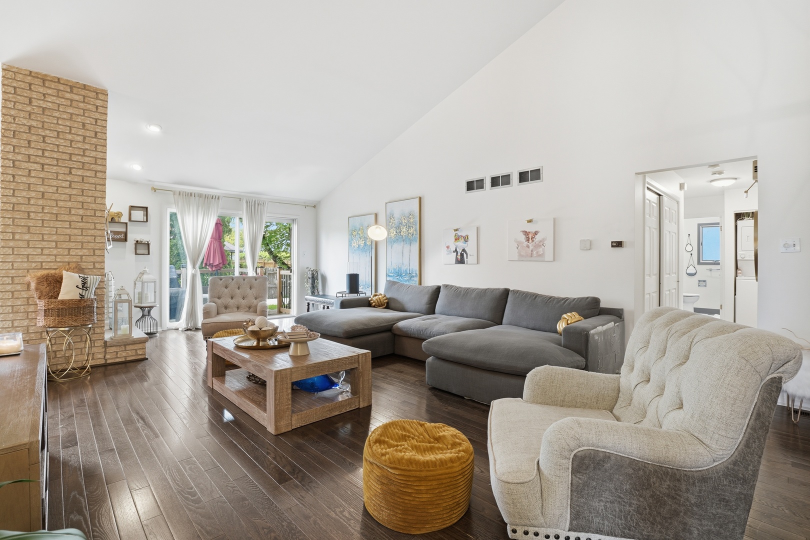 18547 Fresno Lane