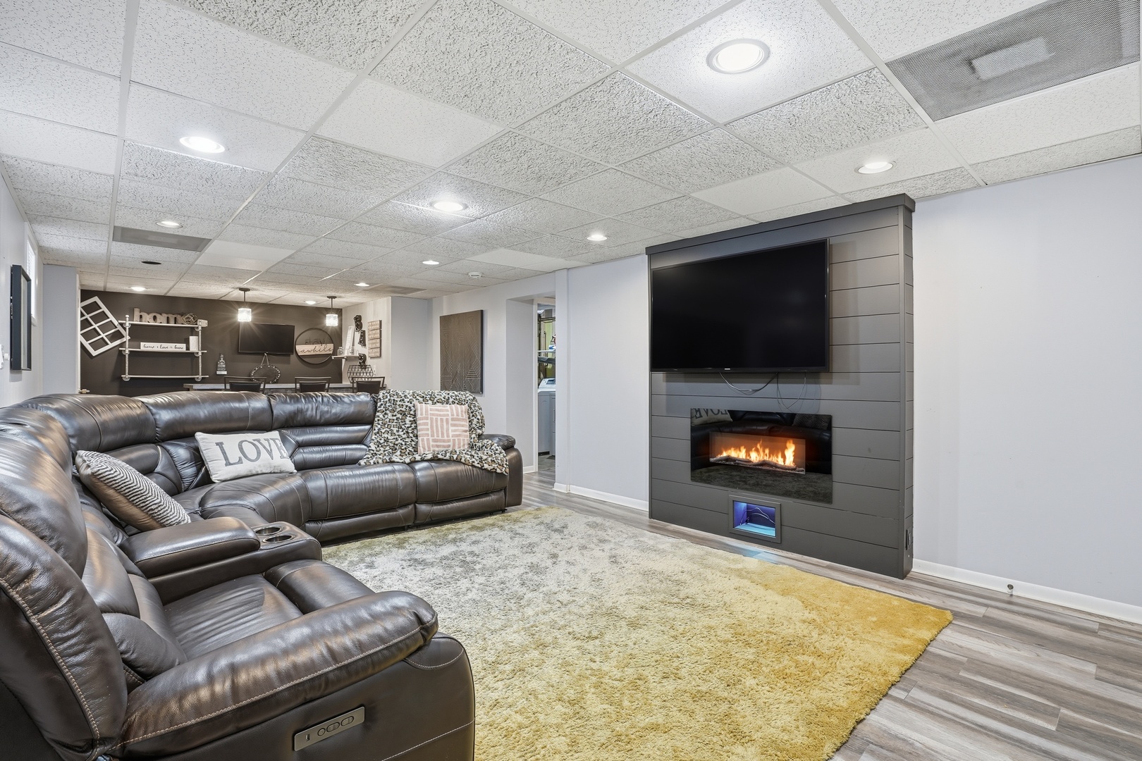 18547 Fresno Lane