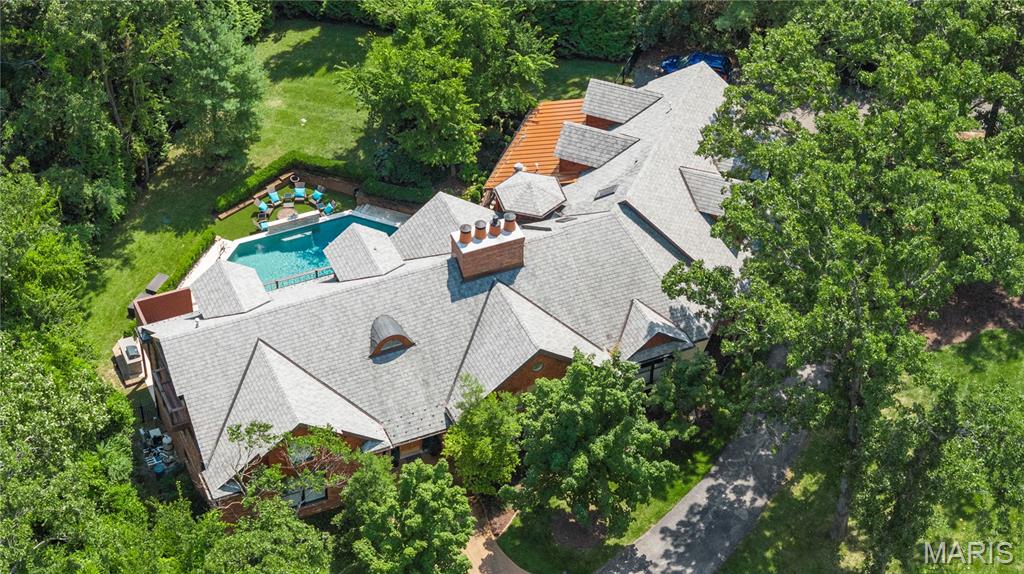 16 Holiday Lane