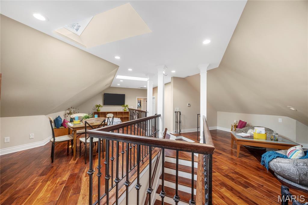 16 Holiday Lane