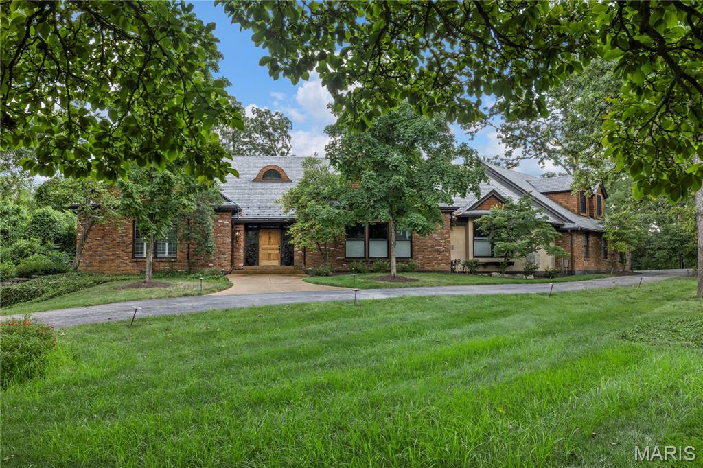 16 Holiday Lane