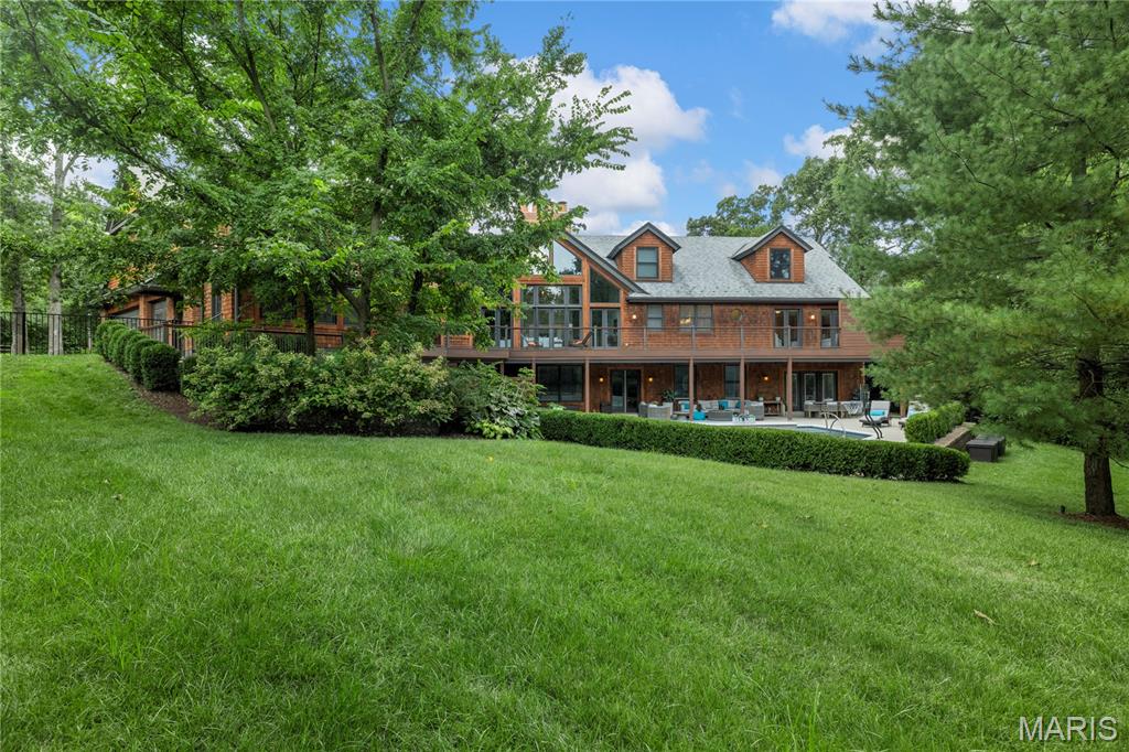 16 Holiday Lane