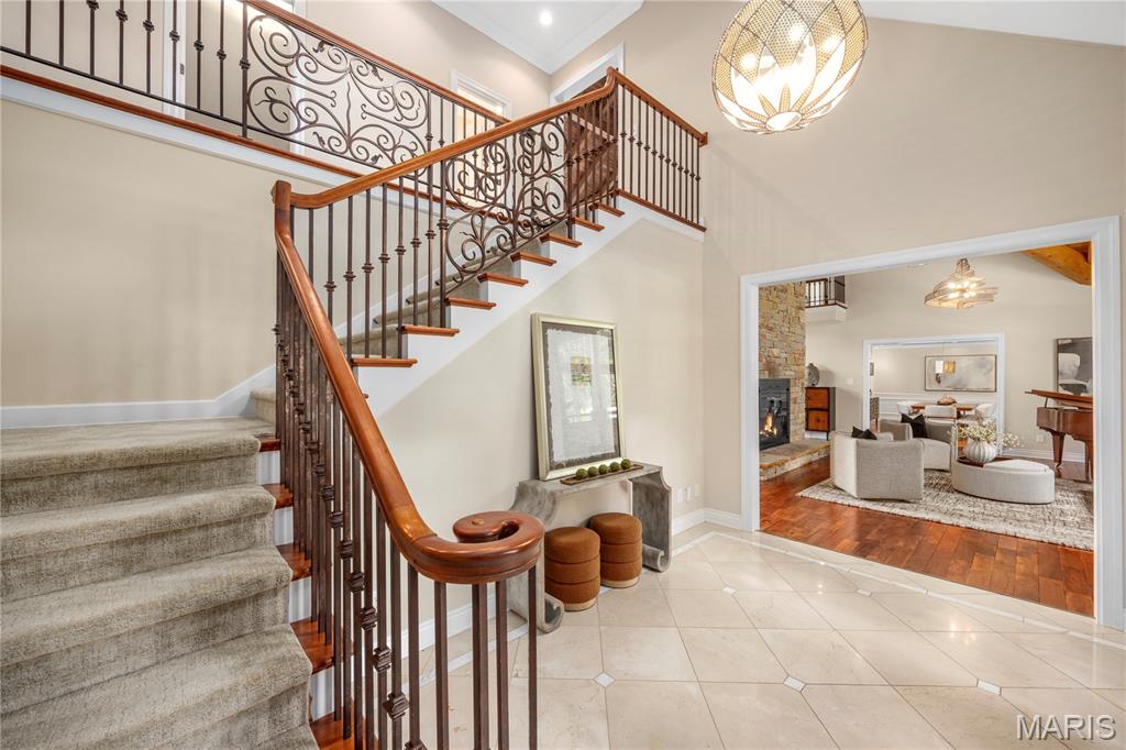16 Holiday Lane