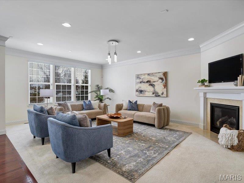 718 Savannah Crossing Way