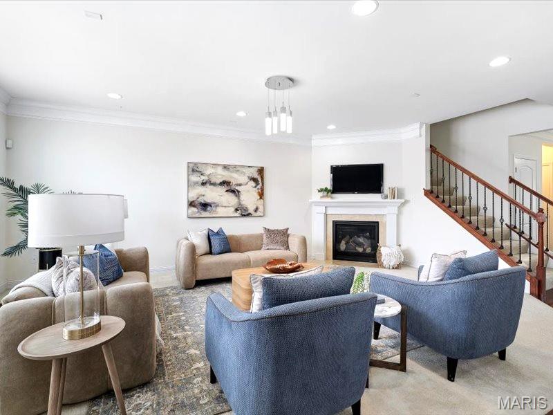 718 Savannah Crossing Way