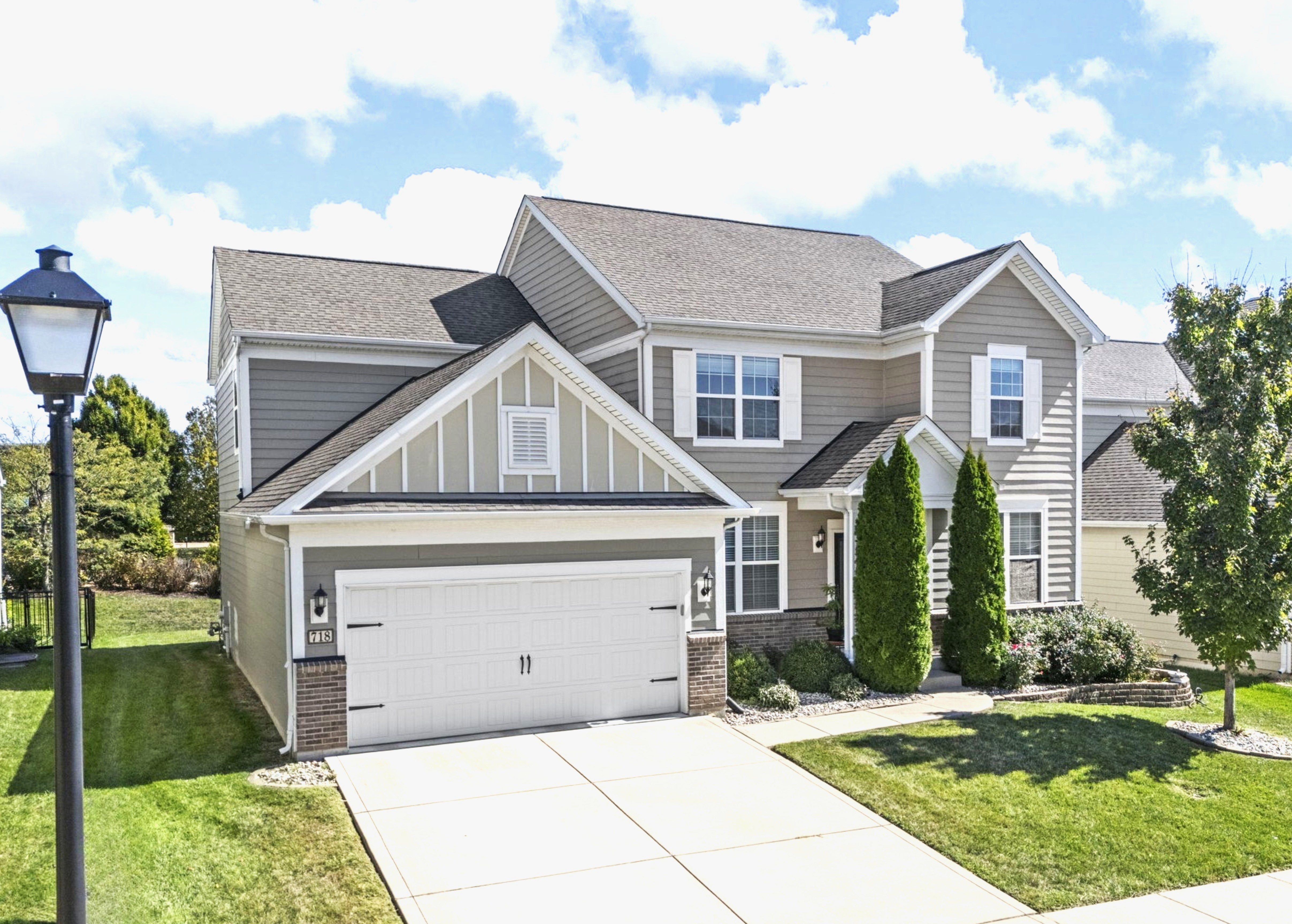 718 Savannah Crossing Way 