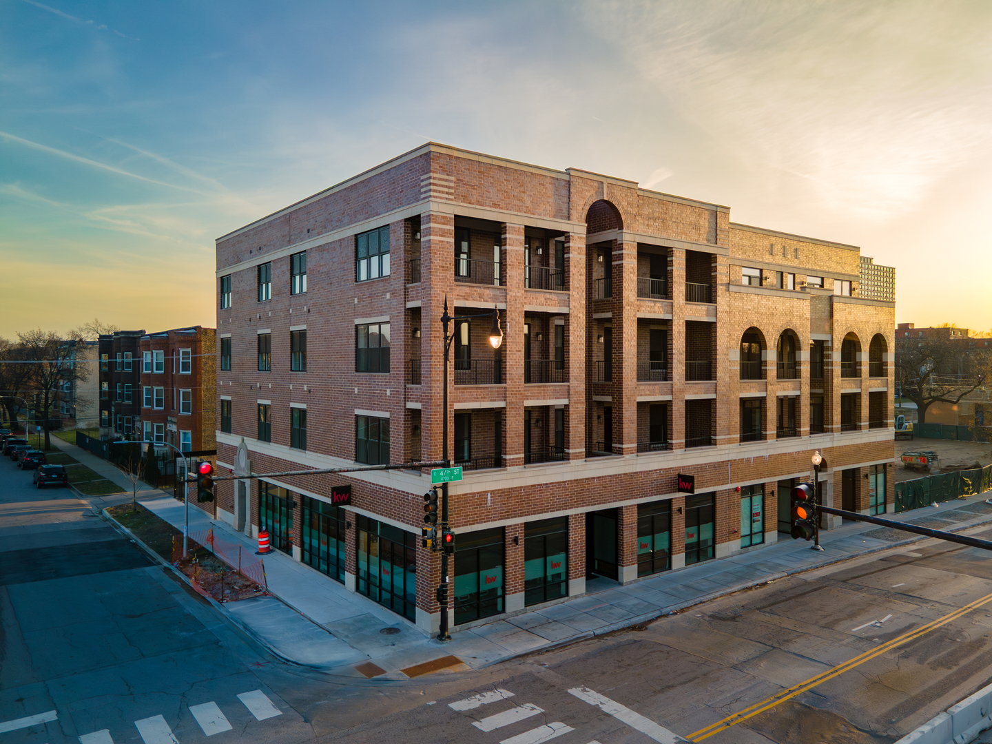 4704 S St Lawrence Avenue Unit: 2E