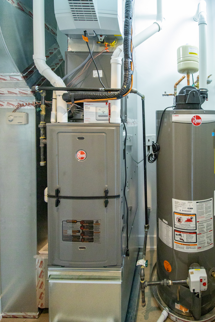 4704 S St Lawrence Avenue Unit: 3W