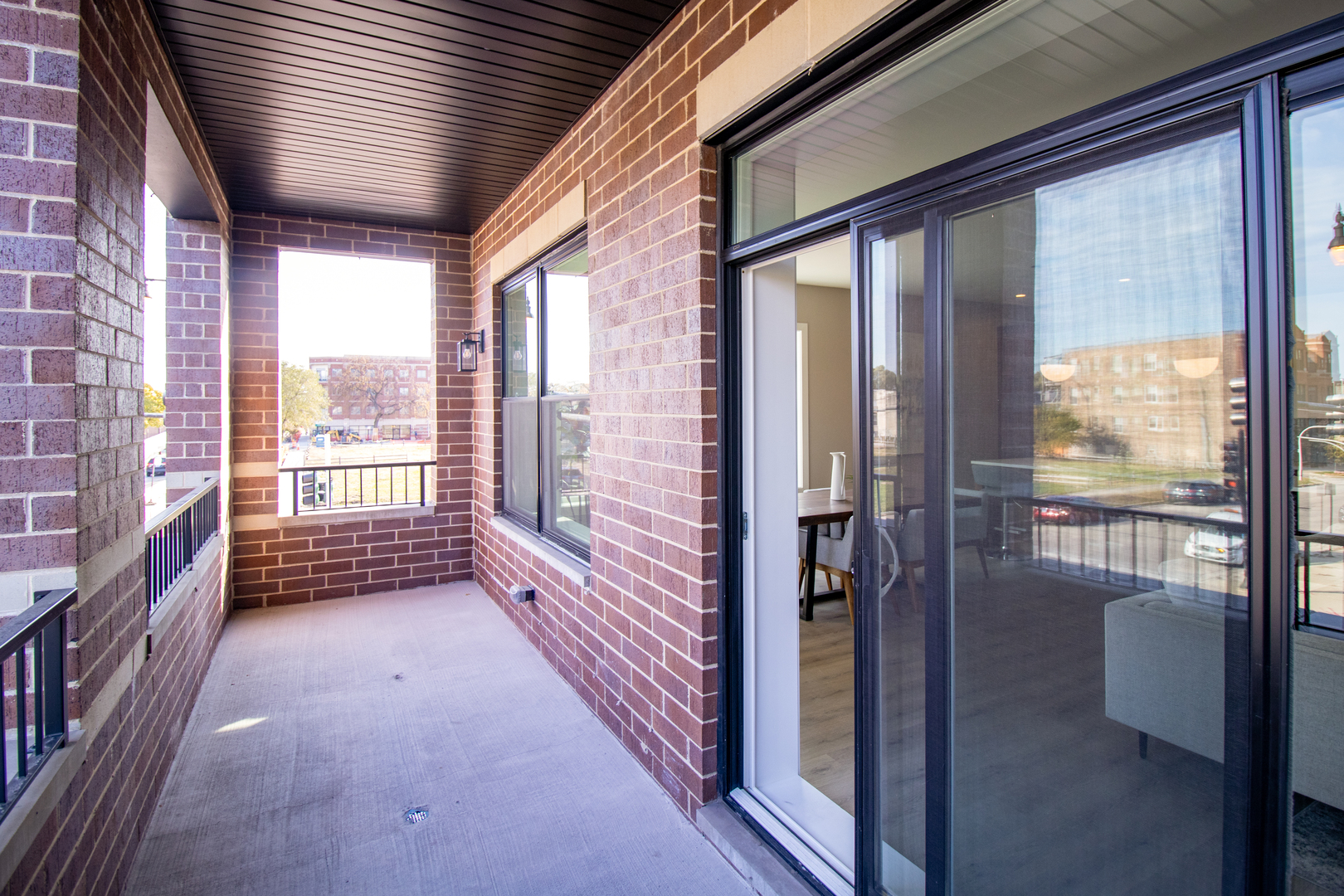 4704 S St Lawrence Avenue Unit: 4W