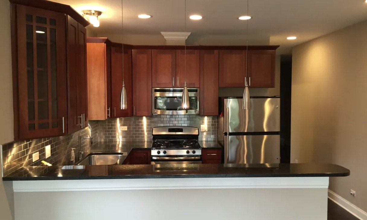 2430 W Iowa Street Unit: 2