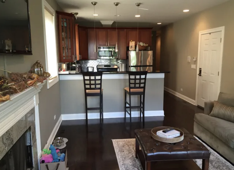 2430 W Iowa Street Unit: 2