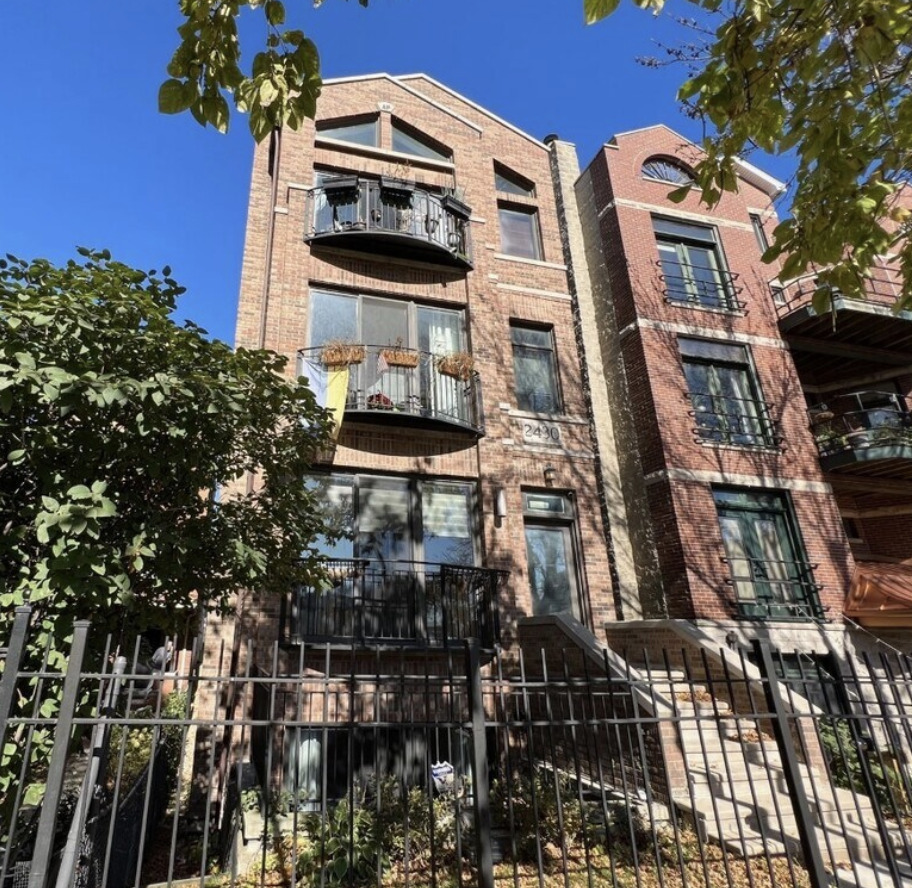 2430 W Iowa Street Unit: 1